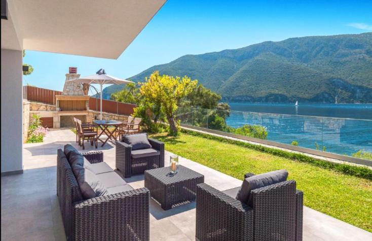 Mr Grey Luxury Villa Spartokhorion ภายนอก รูปภาพ